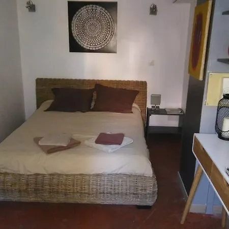 La Jovine Sur Les Hauteurs De T2 Classe Διαμέρισμα *